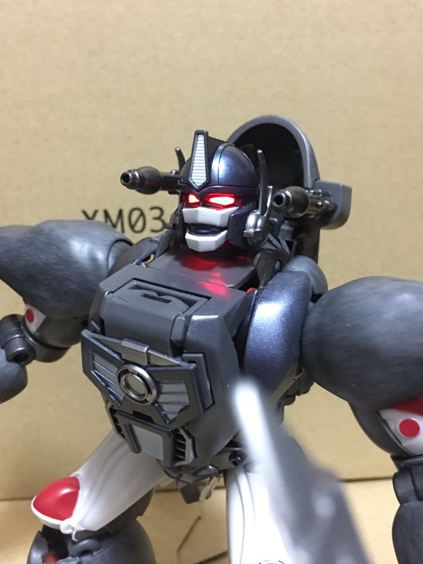 MP 32 Masterpiece Optimus Primal   In Hand Photos Surface On Twitter  (31 of 81)